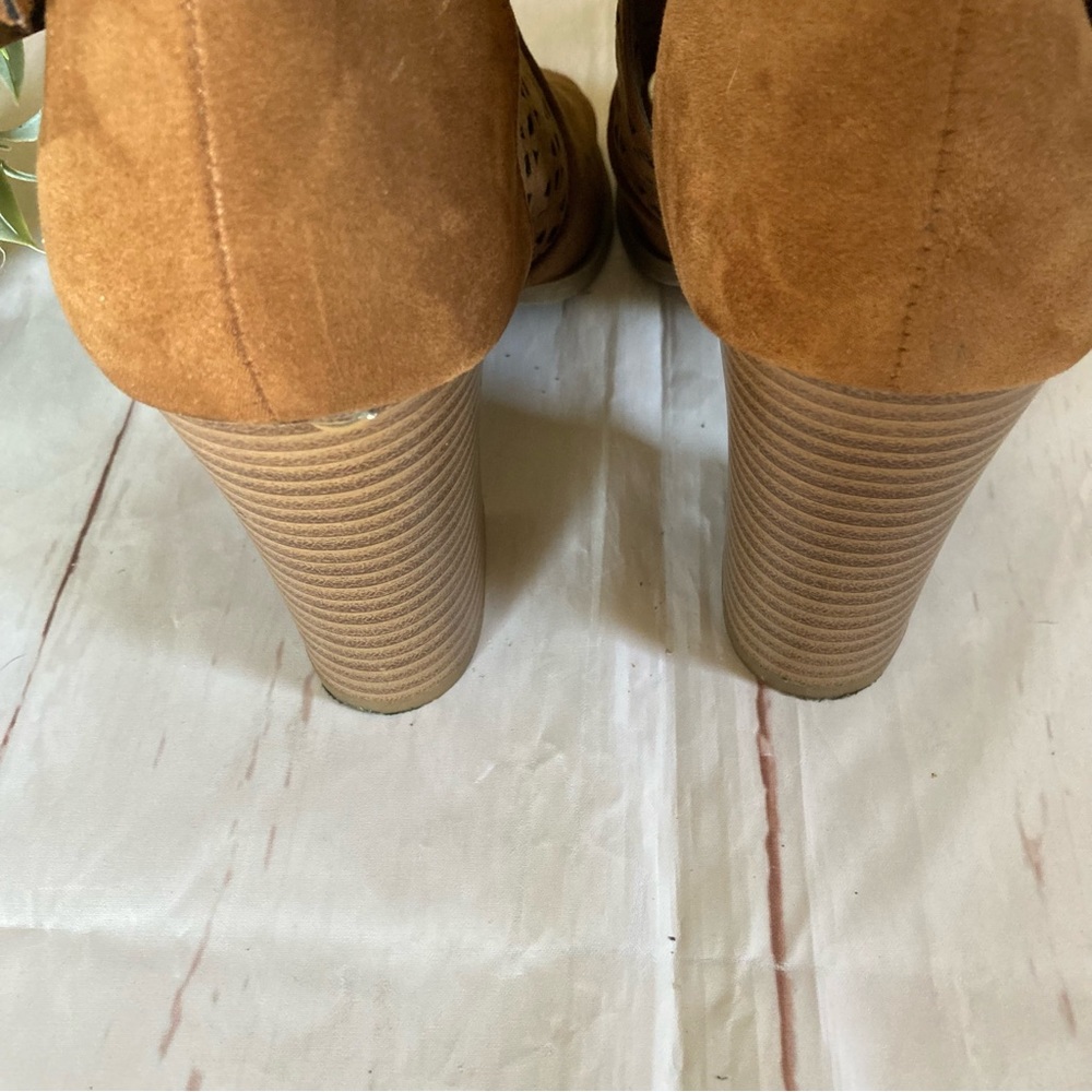 AMERICAN EAGLE • Camel Ankle Booties - Picture 5 of 12